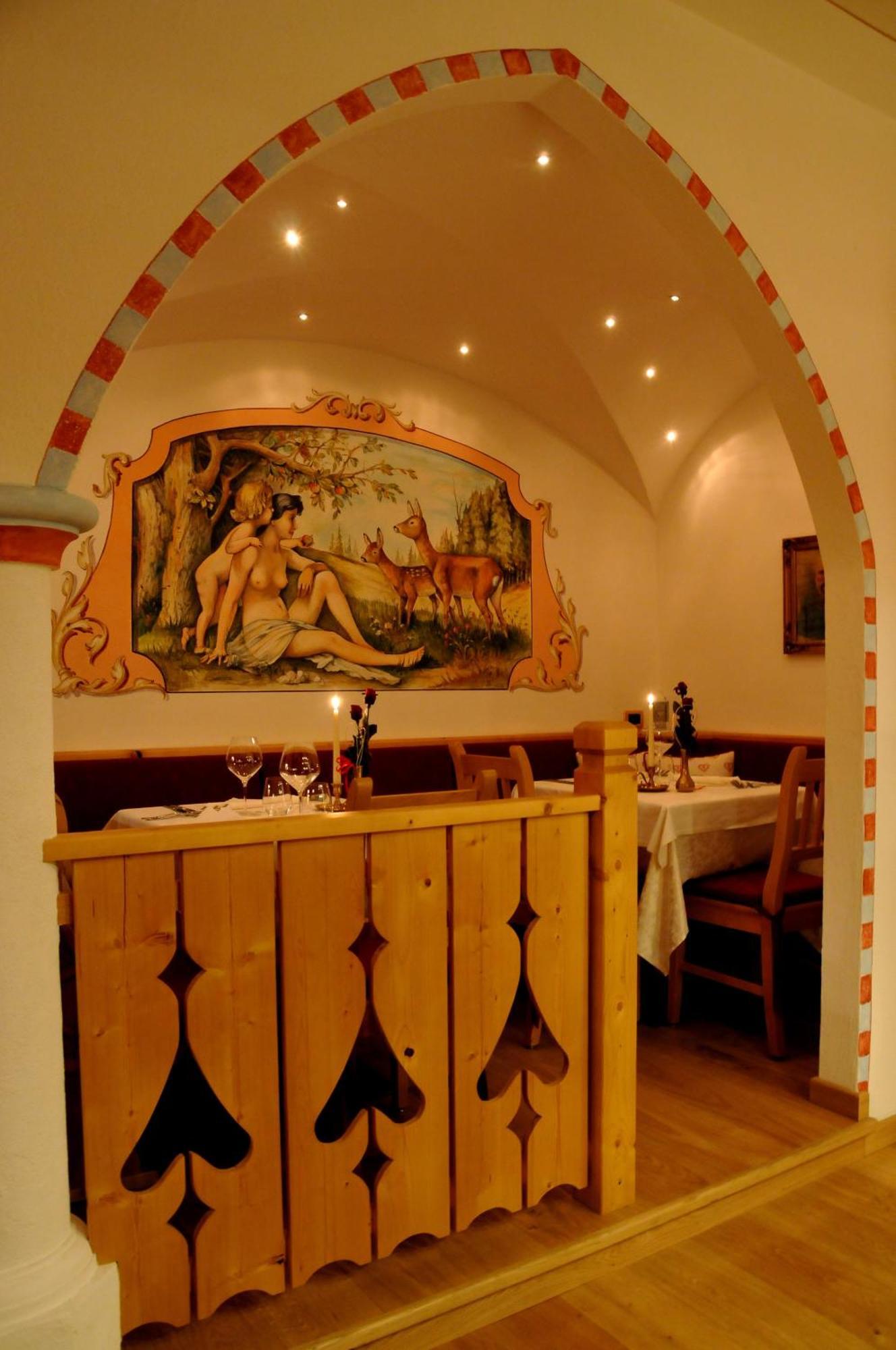 Hotel Valacia Pozza di Fassa Exterior photo