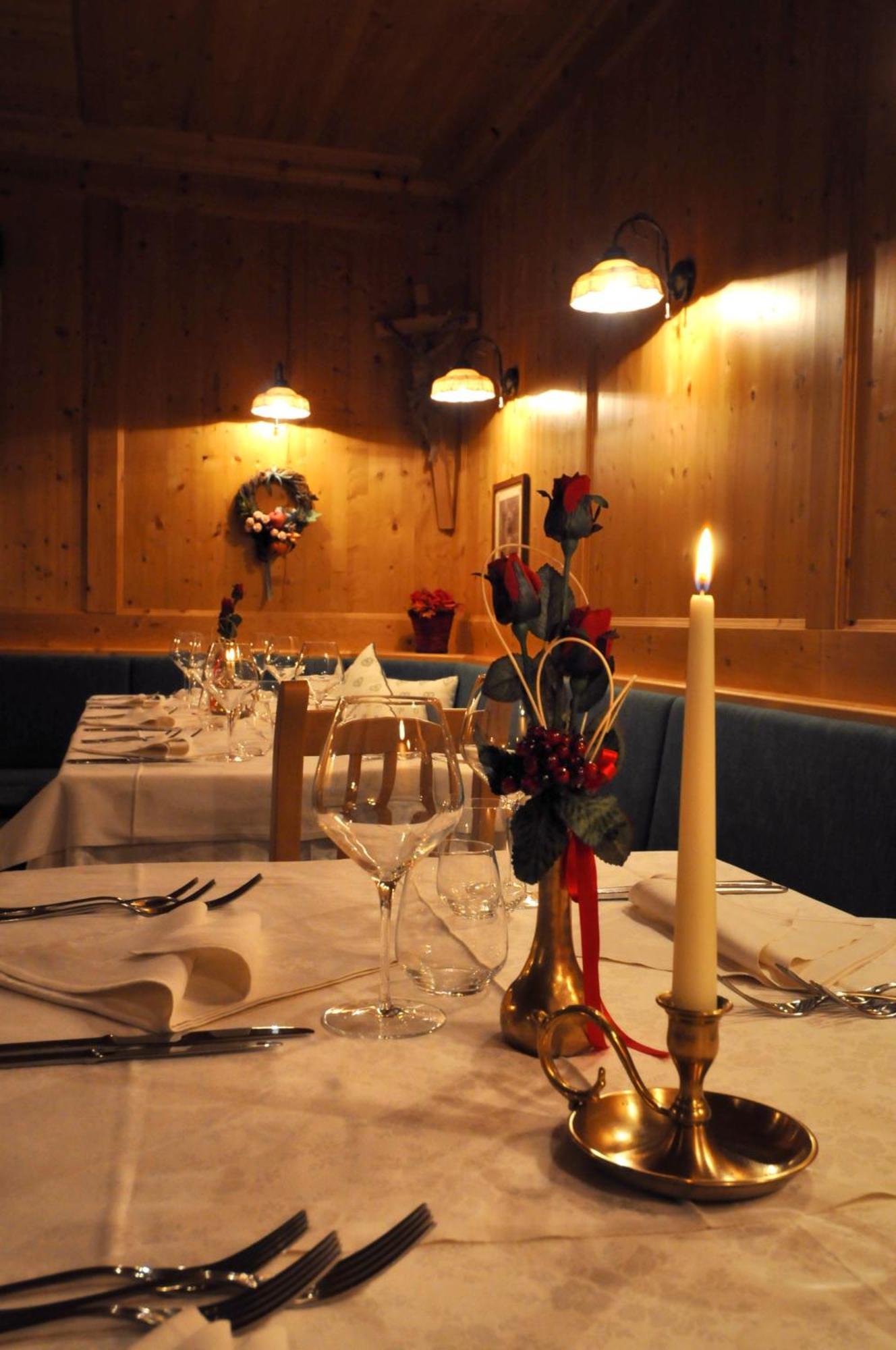Hotel Valacia Pozza di Fassa Exterior photo