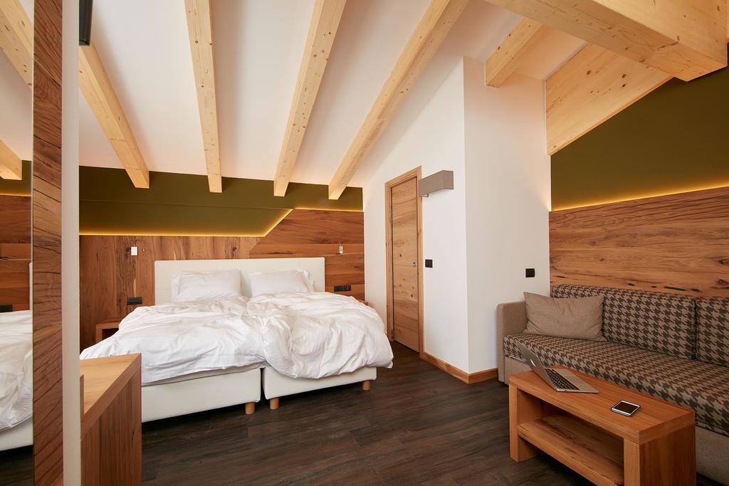 Hotel Valacia Pozza di Fassa Room photo